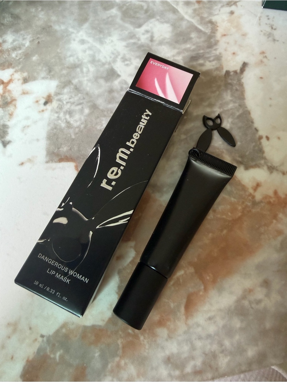 Limited Edition R.E.M. Beauty Dangerous Woman Lip Mask - Pink